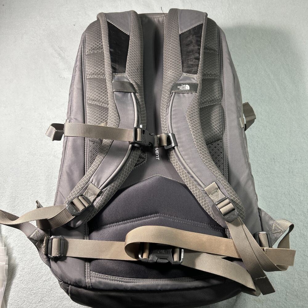 The North Face Router Transit Large 41 L Backpack School Hiking Travel Camping - Picture 2 of 16